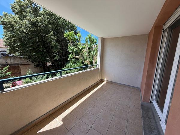 APPARTEMENT CENTRE VILLE - TERRASSE -ASCENSEUR - PARKING