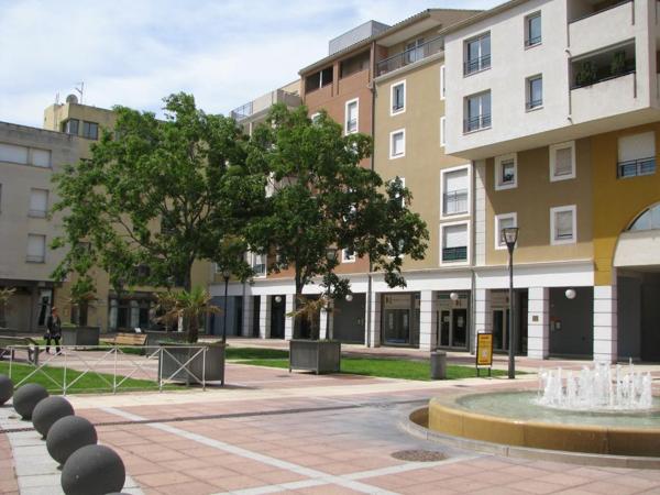 APPARTEMENT CENTRE VILLE - TERRASSE -ASCENSEUR - PARKING
