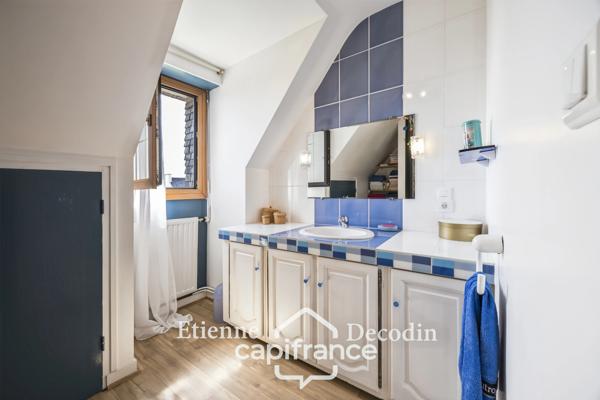 MAISON F7 À VENDRE - SAINT-RENAN (29) - CENTRE-VILLE - 225 M² HABITABLES - TERRAIN 1075 M² - DOUBLE GARAGE