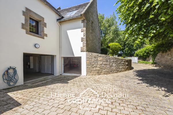 MAISON F7 À VENDRE - SAINT-RENAN (29) - CENTRE-VILLE - 225 M² HABITABLES - TERRAIN 1075 M² - DOUBLE GARAGE