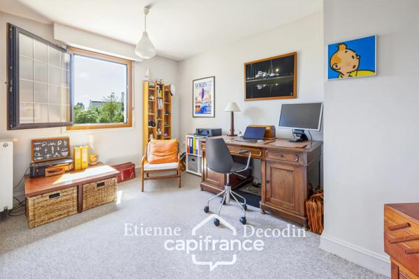 MAISON F7 À VENDRE - SAINT-RENAN (29) - CENTRE-VILLE - 225 M² HABITABLES - TERRAIN 1075 M² - DOUBLE GARAGE
