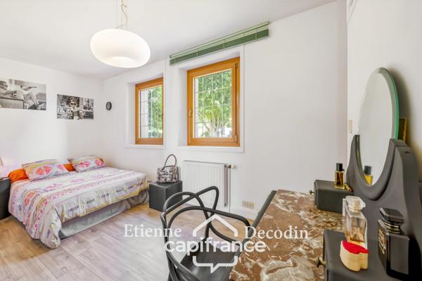 MAISON F7 À VENDRE - SAINT-RENAN (29) - CENTRE-VILLE - 225 M² HABITABLES - TERRAIN 1075 M² - DOUBLE GARAGE