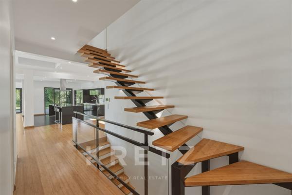 LUCINGES (74380) – SPLENDIDE PROPRIÉTÉ CONTEMPORAINE DE PRESTIGE DE 460 M² – VUE PANORAMIQUE ET PISC