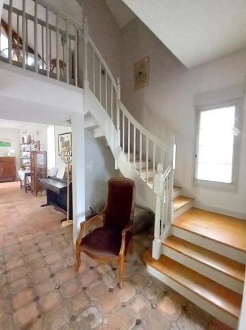 LAVAL – MAISON DE CARACTÈRE DE 240 M² AVEC JARDIN ARBORÉ DE 1 180 M², À DEUX PAS DU CENTRE-VILLE
