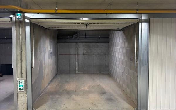 Stationnement à louer