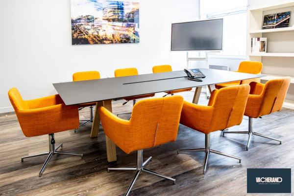 LOCAUX PROFESSIONNELS - HÔTEL D'ENTREPRISES