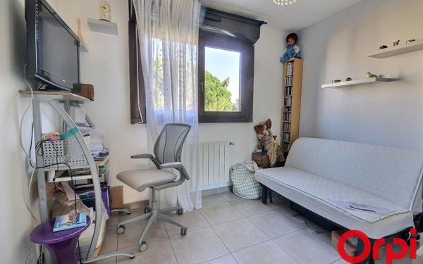 Appartement à vendre    3 pièces • 72 m2 Marseille 11