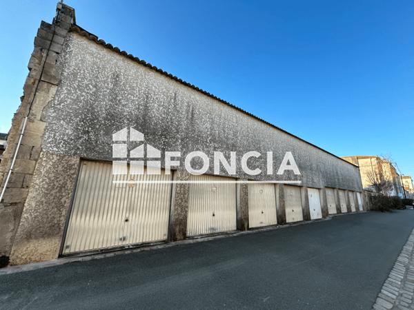 Location Parking - 10 RUE DE LA FERRONNERIE Rochefort 17300