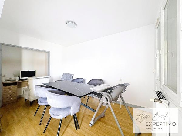 Romans-sur-Isère (26100) **À vendre à Romans-sur-Isère centre– Appartement T4 lumineux avec parc et stationnement sécurisé**