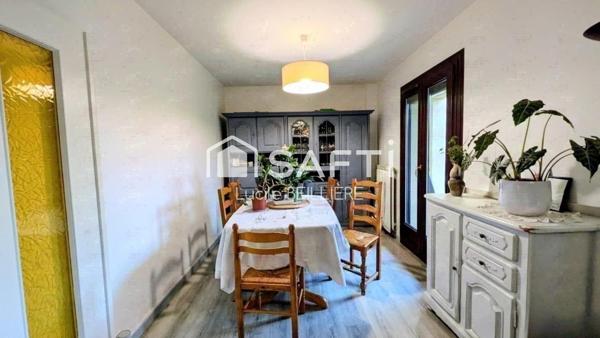 A SEVRAN 93270  maisons de 125 m², 5 pièces,  4 chambres, un séjour donnant sur une grande terrasse, un jardin sur un terrain de 384 m².