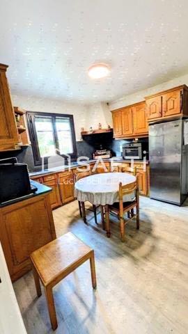 A SEVRAN 93270  maisons de 125 m², 5 pièces,  4 chambres, un séjour donnant sur une grande terrasse, un jardin sur un terrain de 384 m².