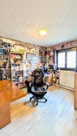 A SEVRAN 93270  maisons de 125 m², 5 pièces,  4 chambres, un séjour donnant sur une grande terrasse, un jardin sur un terrain de 384 m².