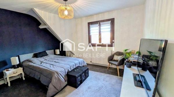 A SEVRAN 93270  maisons de 125 m², 5 pièces,  4 chambres, un séjour donnant sur une grande terrasse, un jardin sur un terrain de 384 m².