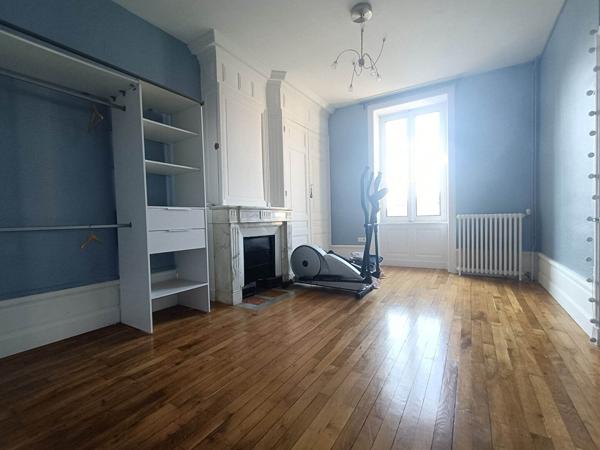 Maison 3 chambres 115 m2,  jardinet et garage