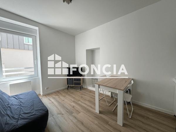 Location Studio meublé 18 m² - 28 RUE DES VIEUX GRENIERS Cholet 49300