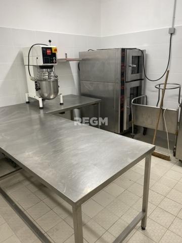 Beaucaire (30300) Location 450m² , 4000 € HC à Beaucaire 30300