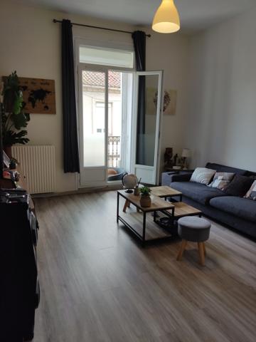 NARBONNE Proche Avenue Gambetta grand F3 en bon état de 72.12 m²