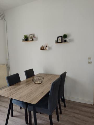NARBONNE Proche Avenue Gambetta grand F3 en bon état de 72.12 m²