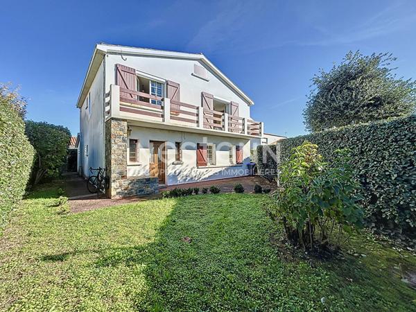 Maison Les Sables D Olonne 6 pièces 4 chambres 1 kilomètre mer