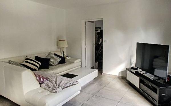 Maison à louer    3 pièces •  Le Vernet