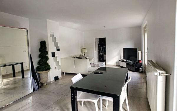 Maison à louer    3 pièces •  Le Vernet