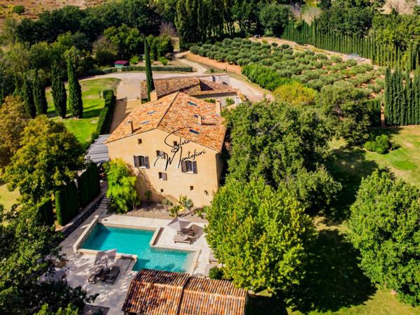 Maison 15 pièces - 700 m² Bien prestige