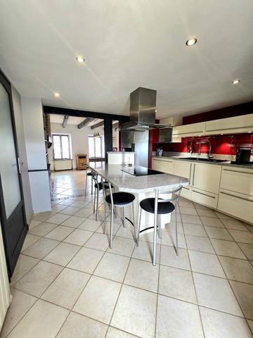 Maison
         5 pièces
        - 158 m² Exclusivité 292 500 € *
