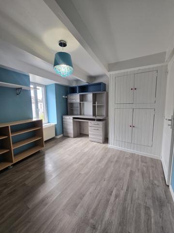 Maison
         5 pièces
        - 158 m² Exclusivité 292 500 € *