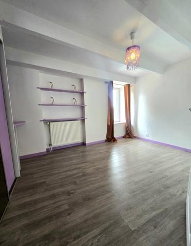 Maison
         5 pièces
        - 158 m² Exclusivité 292 500 € *