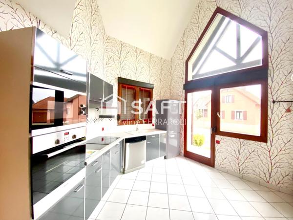 Maison architecte avec espace de vie 50 m2 et terrain piscinable