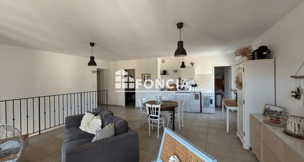 Location Appartement 3 pièces 81.2 m² - Mondragon 84430
