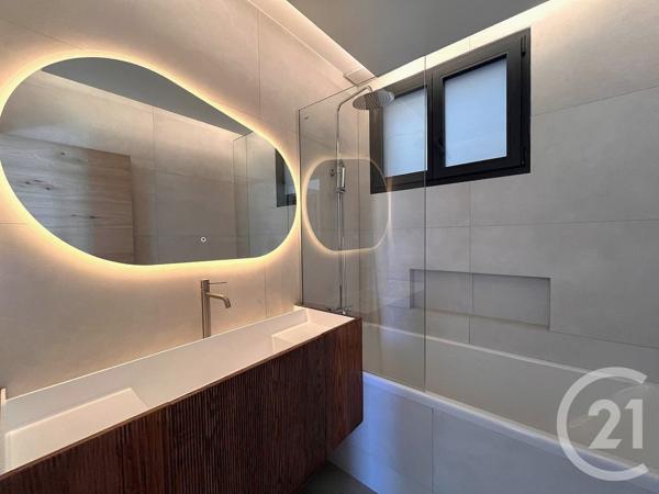 Maison à vendre  10 pièces - 210 m2 ROQUEBRUNE CAP MARTIN - 06