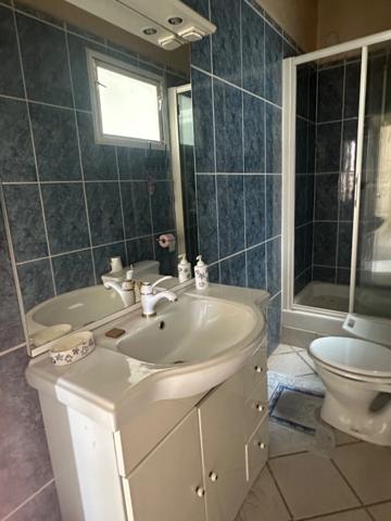 Maison en pierre + terrain constuctible et piscinable (865 m2)