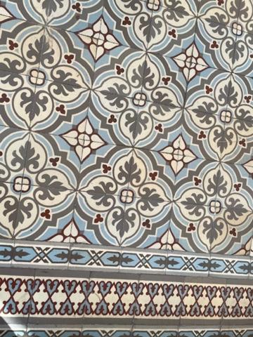 Maison en pierre + terrain constuctible et piscinable (865 m2)