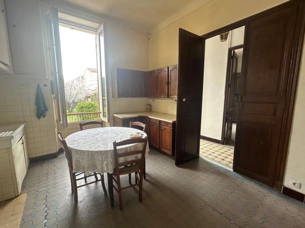 Maison en pierre + terrain constuctible et piscinable (865 m2)