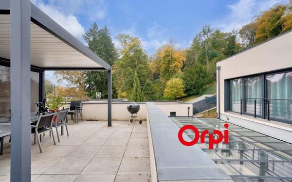 Maison à vendre    6 pièces •  Charbonnières-les-Bains