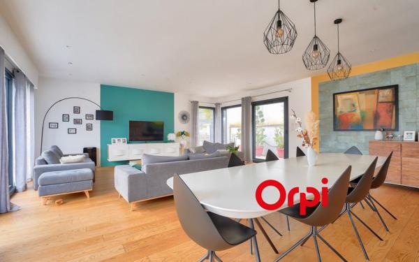 Maison à vendre    6 pièces •  Charbonnières-les-Bains