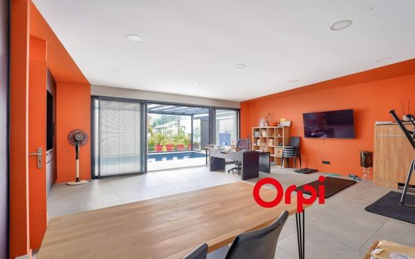 Maison à vendre    6 pièces •  Charbonnières-les-Bains