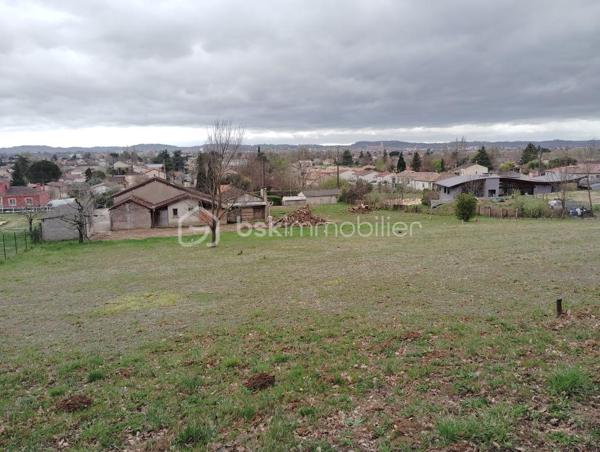 Terrain de 2 330 m²