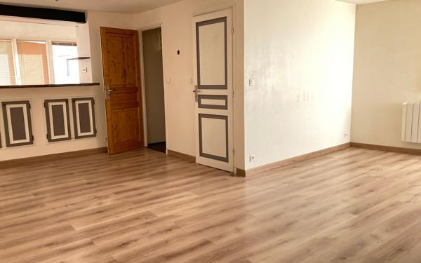 Appartement à louer    3 pièces •  Charleval