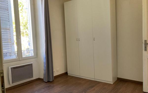 Appartement à louer    3 pièces •  Charleval