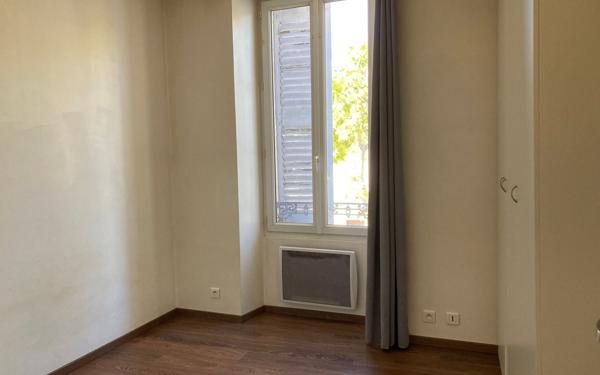 Appartement à louer    3 pièces •  Charleval