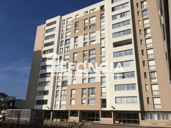 Location Studio 28.9 m² - 1 PLACE VOLTAIRE Orleans La Source 45100