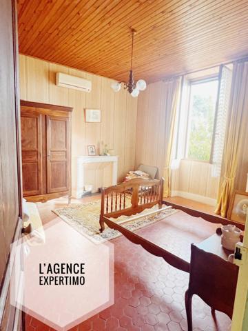 Orange (84100) Maison bourgeoise avec piscine en plein de coeur de ville