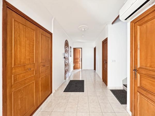 ✨ MÛRS-ERIGNÉ – Maison de caractère avec architecture atypique, vie de plain-pied et grand terrain