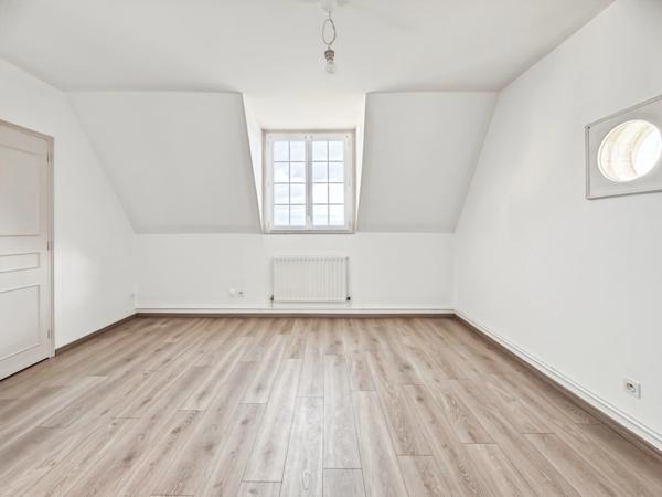 ✨ MÛRS-ERIGNÉ – Maison de caractère avec architecture atypique, vie de plain-pied et grand terrain