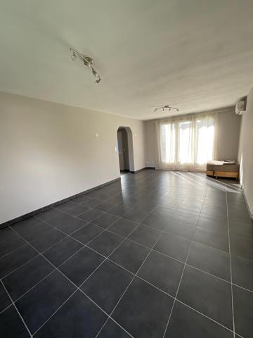 Maison, 3 chambres, jardin, garage.