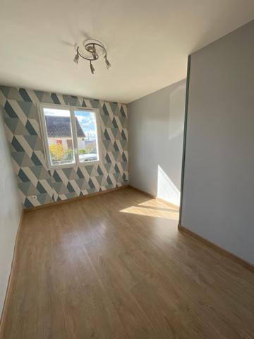 Maison, 3 chambres, jardin, garage.