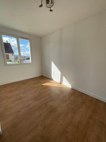 Maison, 3 chambres, jardin, garage.