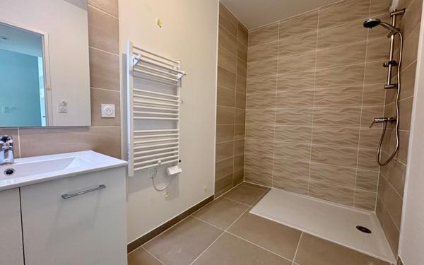 Appartement à vendre    2 pièces • 50 m2 Marguerittes